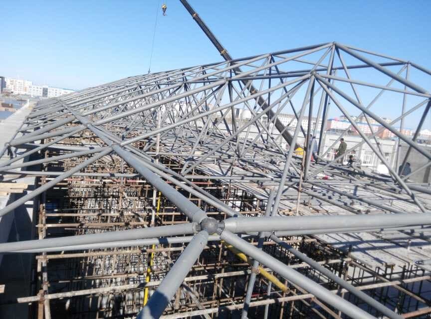 长葛商贸城屋顶网架工程